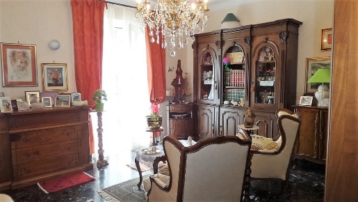 Foto Appartamento in Via Ennio del Monte, Campomorone di 94 m² con 5 locali