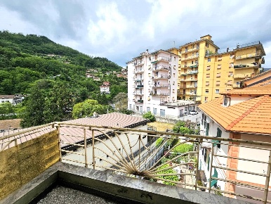 Foto Appartamento in Via Martiri Della Libertà, Campomorone di 145 m²