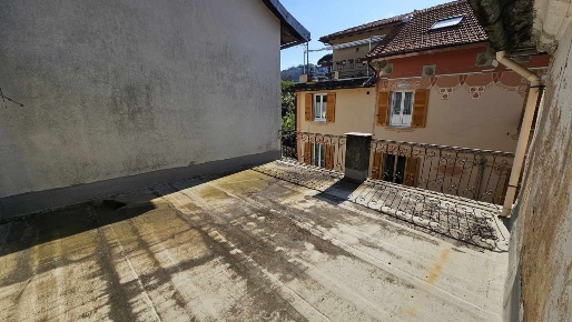 Foto Appartamento a Campomorone di 103 m² con 4 locali in vendita