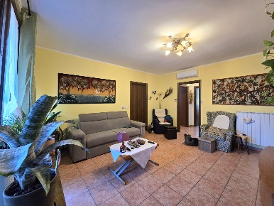 Foto Appartamento in Via Marconi 117, Giussago in vendita