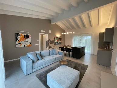 Foto Villa unifamiliare in Italo Barbieri, Padenghe sul Garda di 180 m²