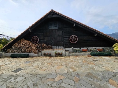 Foto Appartamento a Campomorone di 320 m² con 9 locali in vendita