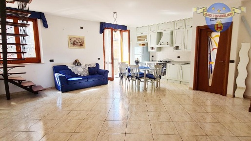 Foto Appartamento a Ripatransone di 200 m² con 6 locali in vendita