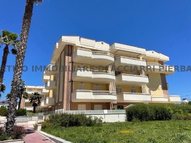 Foto Appartamento a Cupra Marittima di 111 m² con 4 locali in vendita