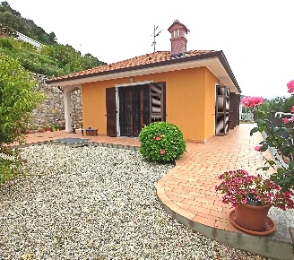 Foto Villa bifamiliare in CORSO DELLA REPUBBLICA, Camporosso in vendita