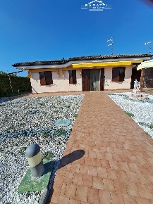 Foto Villa a schiera a Poggio Rusco di 180 m² con 4 locali in vendita