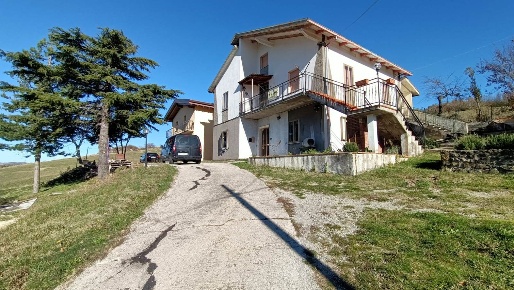 Foto Villa bifamiliare in Via Nazionale 123 125, Castiglione dei Pepoli