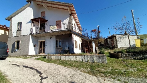 Foto Villa bifamiliare in Via Nazionale 123 125, Castiglione dei Pepoli