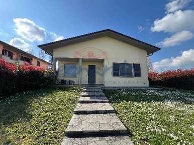 Foto Villa unifamiliare in VIA GASPARINI 7, Rivergaro di 210 m² in vendita