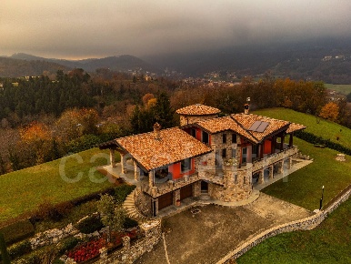 Foto Villa unifamiliare in via montebello, Palazzago in vendita