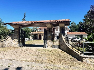 Foto Villa unifamiliare in via Sassonero, Monterenzio di 362 m² in vendita