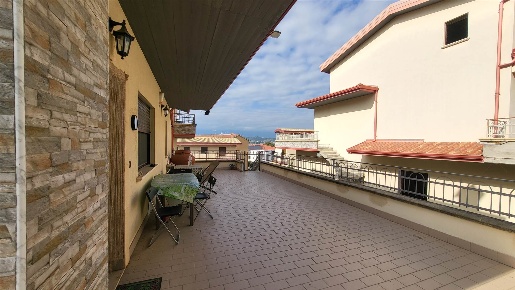 Foto Villa unifamiliare a Rose di 253 m² con 7 locali in vendita