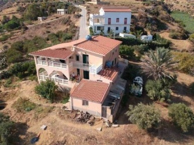 Foto Villa unifamiliare a Realmonte di 260 m² con 12 locali in vendita