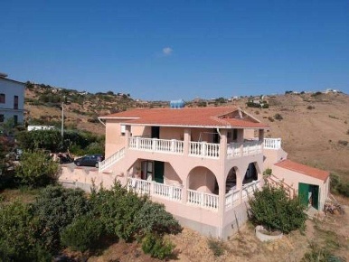 Foto Villa unifamiliare a Realmonte di 260 m² con 12 locali in vendita