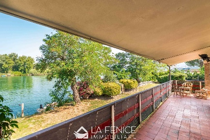 Foto Villa unifamiliare in Via Alta 9, Ameglia di 105 m² con 4 locali