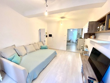 Foto Villa bifamiliare a Ameglia di 150 m² con 6 locali in vendita