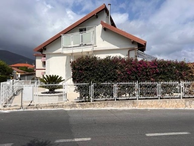 Foto Villa unifamiliare in Via Terra Del Sole, Ceriale di 238 m² in vendita