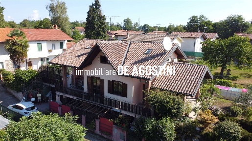 Foto Villa unifamiliare in Via Principale  20, Borgo Ticino di 160 m²