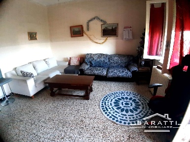 Foto Appartamento a San Benedetto Po di 120 m² con 5 locali in vendita