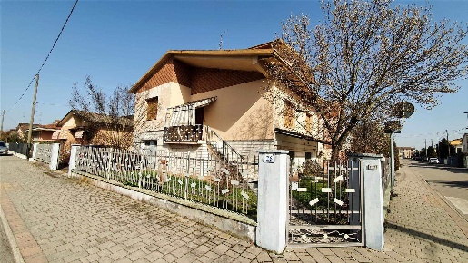 Foto Villa unifamiliare in Via Botticelli  26, Moglia Centro di 188 m²