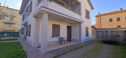 Foto Appartamento a Brescello di 204 m² con 4 locali in vendita
