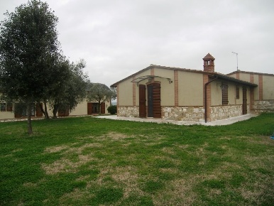 Foto Villa bifamiliare a Asciano di 80 m² con 4 locali in vendita