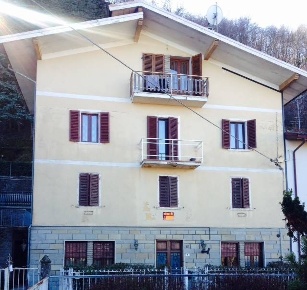 Foto Appartamento in Via Manfredi 8, Castiglione dei Pepoli di 140 m²