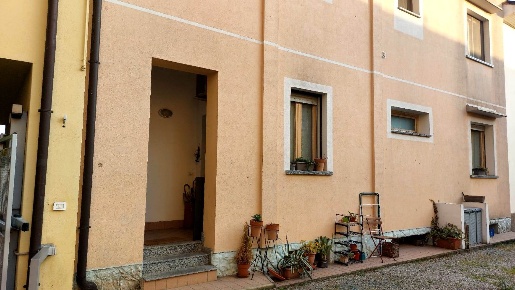 Foto Appartamento in via Enrico Toti, Barlassina di 140 m² con 3 locali