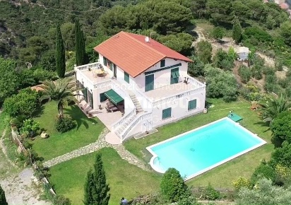 Foto Villa unifamiliare a Camporosso in vendita