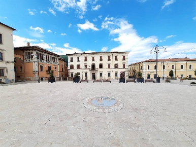Foto Appartamento in Piazza Del Popolo, Cittaducale di 180 m² con 5 locali
