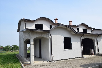Foto Villa a schiera a Cadeo Roveleto di 180 m² con 4 locali in vendita
