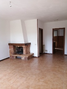 Foto Appartamento a Pomarance di 85 m² con 4 locali in vendita