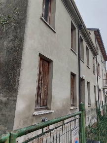 Foto Villa a schiera a Quistello Centro di 160 m² con 6 locali in vendita