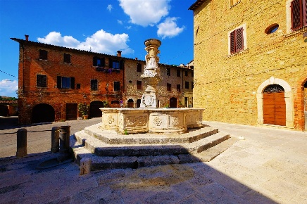 Foto Appartamento in PIAZZA DEL GRANO 15, Asciano di 80 m² con 4 locali