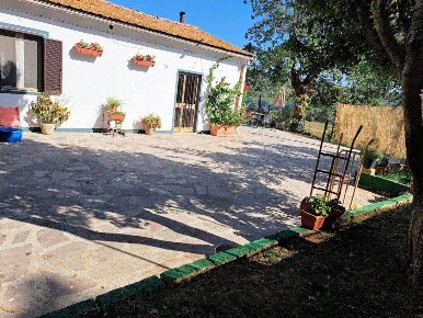 Foto Villa unifamiliare a Scansano di 160 m² con 6 locali in vendita