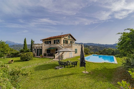 Foto Villa unifamiliare a Camporosso in vendita