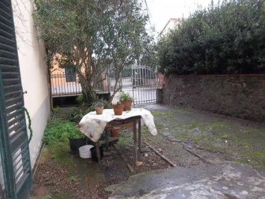 Foto Villa unifamiliare a Uzzano di 456 m² con 14 locali in vendita