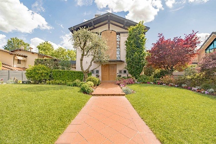 Foto Villa unifamiliare a Canonica d'Adda di 220 m² con 13 locali