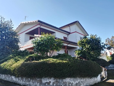 Foto Villa unifamiliare in CDA FIEGO, Montemiletto di 336 m² con 7 locali