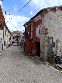 Foto Appartamento a Campli di 80 m² con 5 locali in vendita