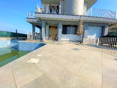 Foto Villa unifamiliare a Roncoferraro Borgo Castelletto di 180 m²
