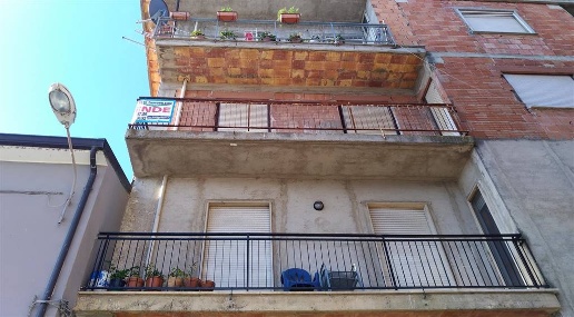Foto Appartamento a Torano Castello di 195 m² con 7 locali in vendita