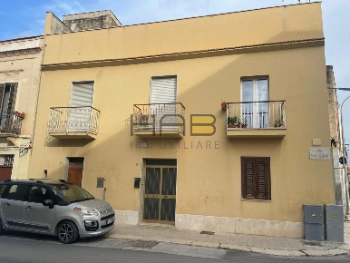 Foto Appartamento in Via Giuseppe Polizzi, Trapani Centro di 120 m²