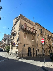 Foto Appartamento in via umberto 111, Militello in Val di Catania di 200 m²