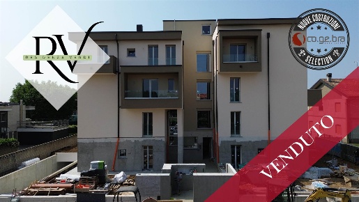Foto Appartamento in Via Verdi, Rovello Porro di 102 m² con 4 locali