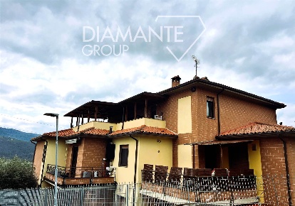 Foto Appartamento a Panicale di 101 m² con 4 locali in vendita