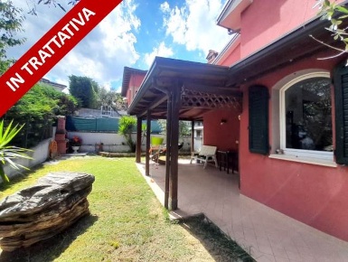 Foto Villa a schiera a Montescudo-Monte Colombo di 50 m² con 4 locali