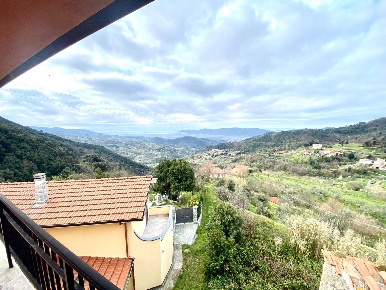 Foto Appartamento a Fosdinovo di 71 m² con 3 locali in vendita