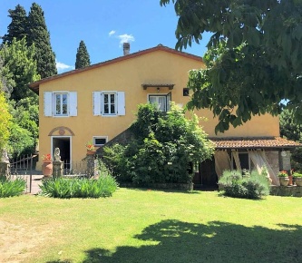 Foto Villa unifamiliare a Vaglia di 400 m² con 15 locali in vendita