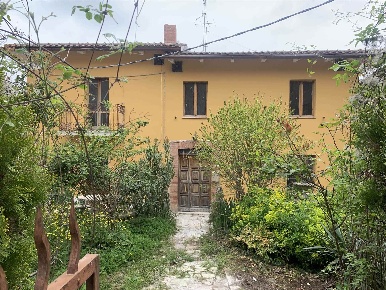Foto Appartamento in Via Anzovino Medici, Camerino di 250 m² con 13 locali